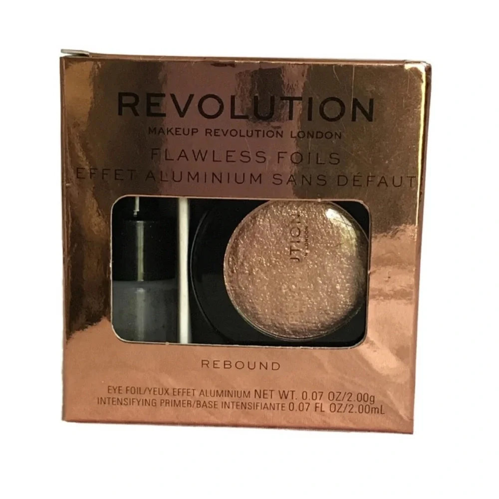 Revolution Flawless‎ Foils Eyeshadow in the shade 